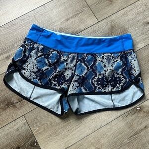 Lululemon Speed Short *4-way Stretch
Mini Ziggy Snake Caspian Blue Pipe Dream